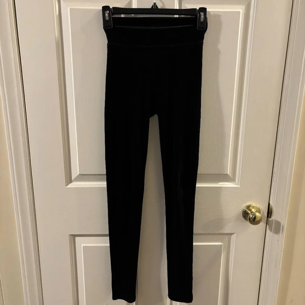 Spanx Women's Black Velvet Ankle Leggings ~ XS ~ Buttery Soft - Picture 3 of 7